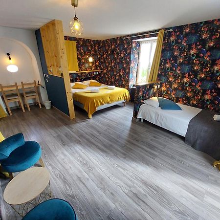 Logis Hotels - Auberge De L'Ile - Hotel 3 Etoiles Et Restaurant Creysse  المظهر الخارجي الصورة