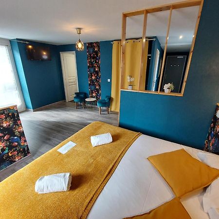 Logis Hotels - Auberge De L'Ile - Hotel 3 Etoiles Et Restaurant Creysse  المظهر الخارجي الصورة