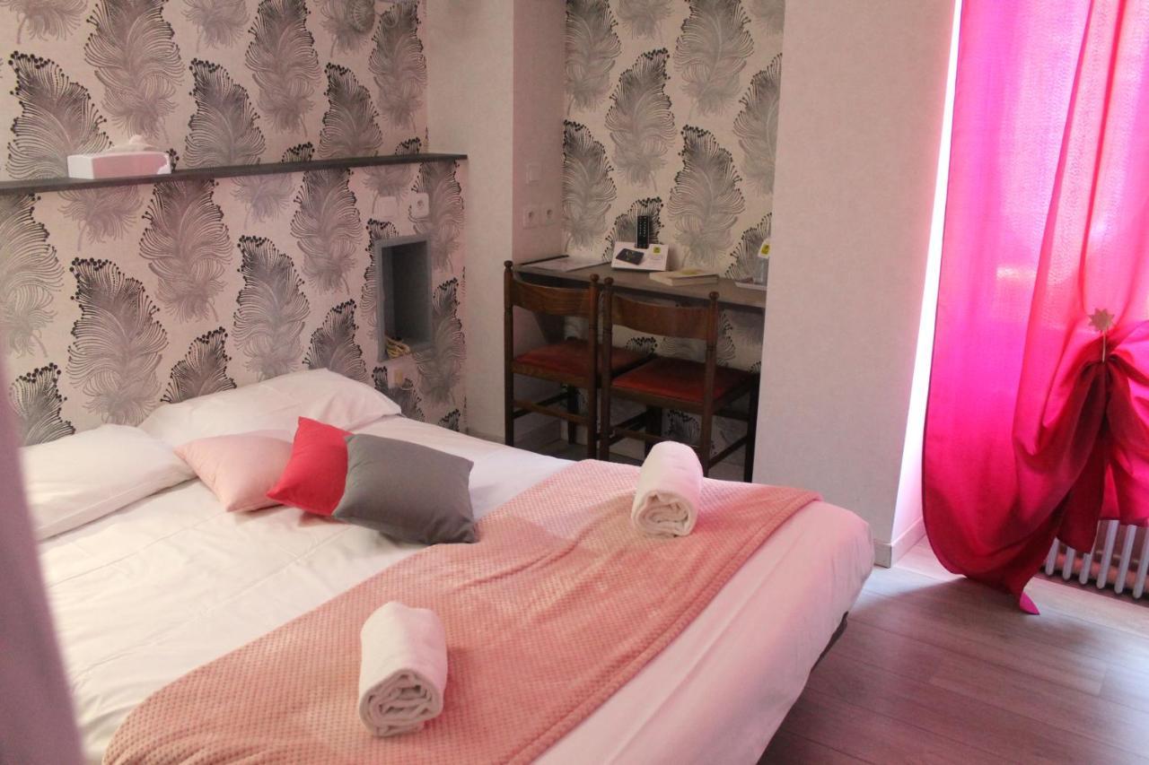 Logis Hotels - Auberge De L'Ile - Hotel 3 Etoiles Et Restaurant Creysse  المظهر الخارجي الصورة