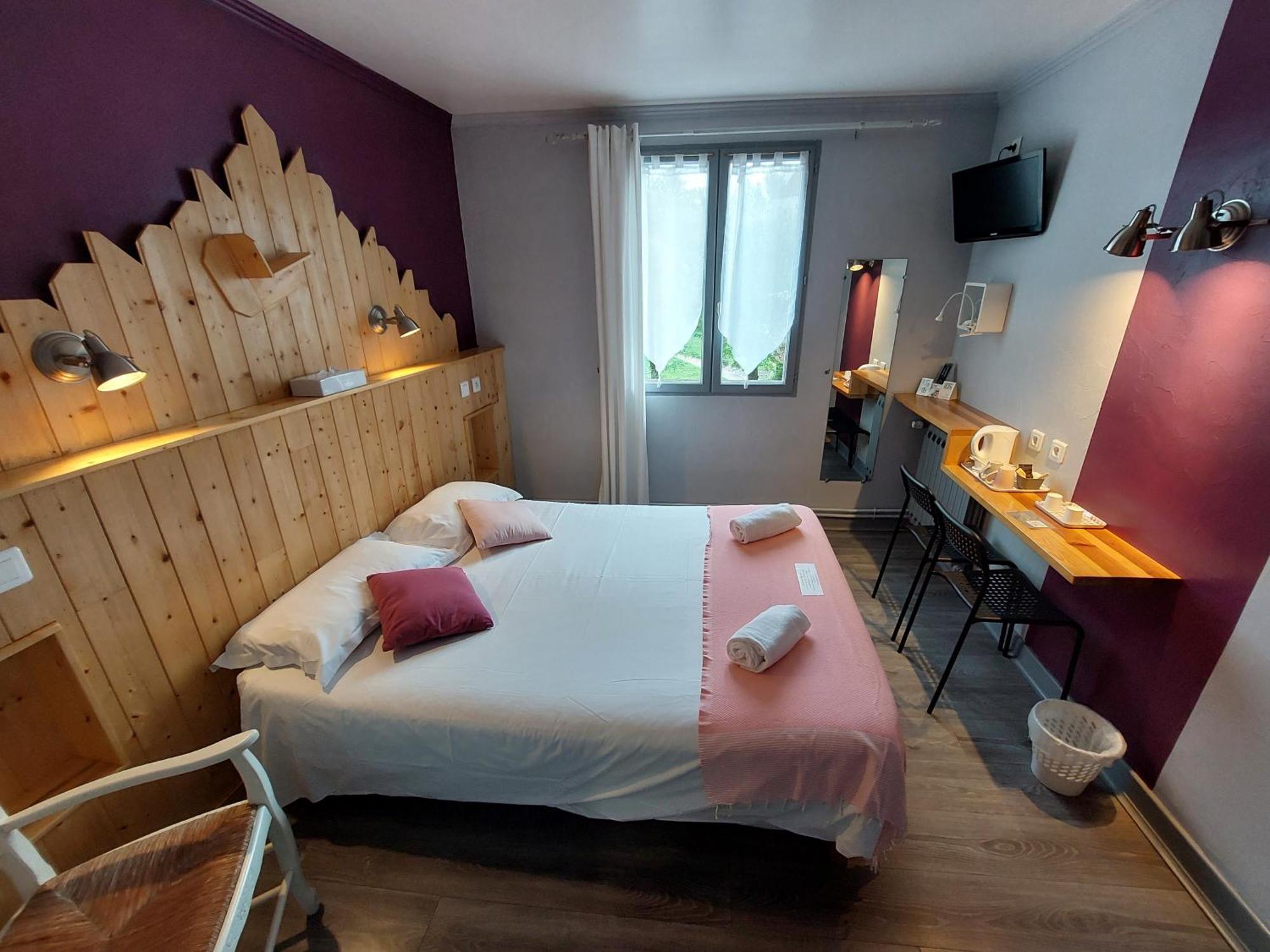 Logis Hotels - Auberge De L'Ile - Hotel 3 Etoiles Et Restaurant Creysse  المظهر الخارجي الصورة
