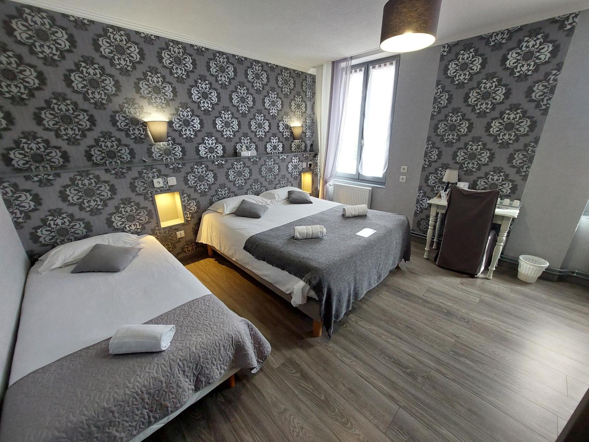 Logis Hotels - Auberge De L'Ile - Hotel 3 Etoiles Et Restaurant Creysse  المظهر الخارجي الصورة