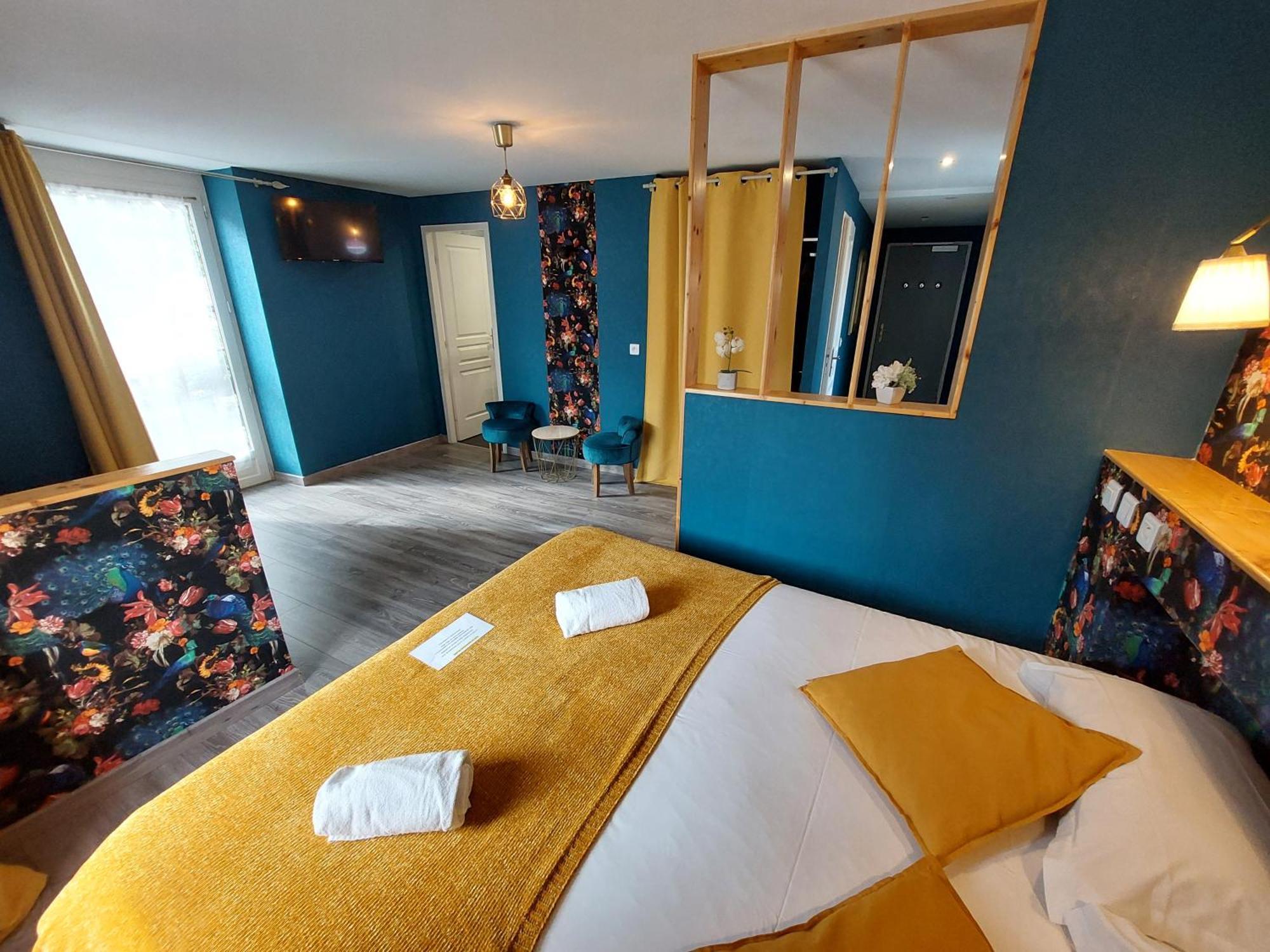 Logis Hotels - Auberge De L'Ile - Hotel 3 Etoiles Et Restaurant Creysse  المظهر الخارجي الصورة