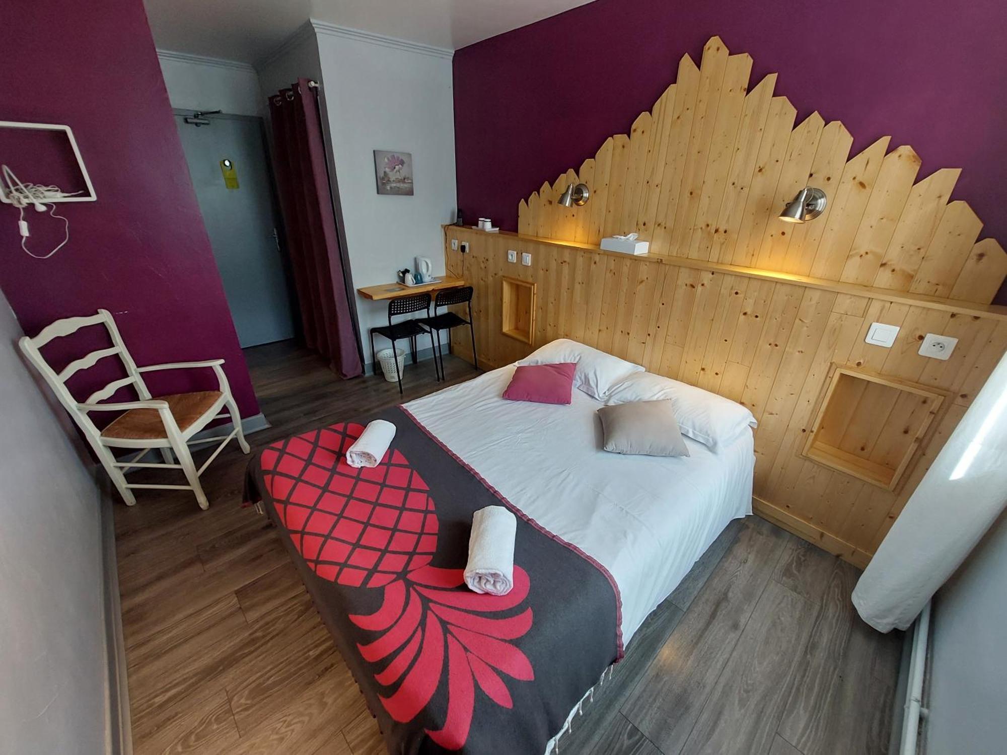 Logis Hotels - Auberge De L'Ile - Hotel 3 Etoiles Et Restaurant Creysse  المظهر الخارجي الصورة