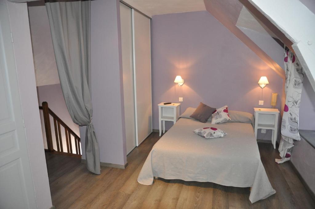 Logis Hotels - Auberge De L'Ile - Hotel 3 Etoiles Et Restaurant Creysse  الغرفة الصورة