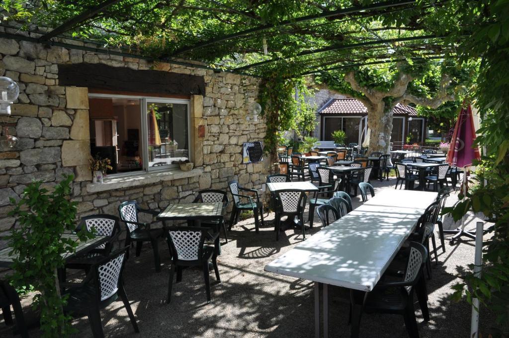 Logis Hotels - Auberge De L'Ile - Hotel 3 Etoiles Et Restaurant Creysse  المظهر الخارجي الصورة