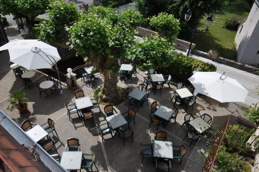 Logis Hotels - Auberge De L'Ile - Hotel 3 Etoiles Et Restaurant Creysse  المظهر الخارجي الصورة