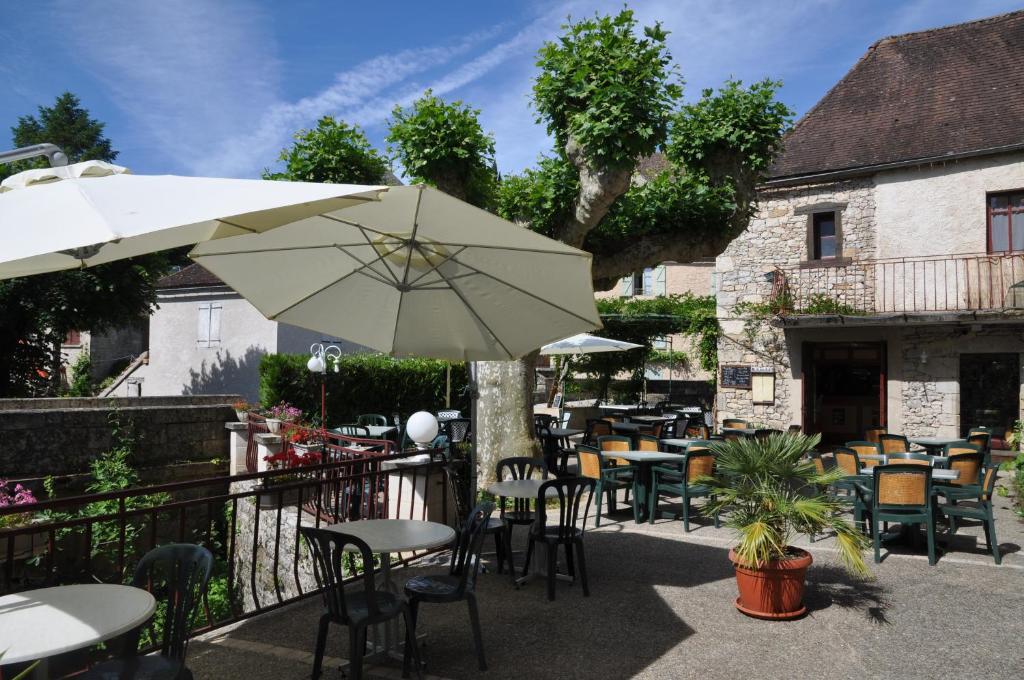Logis Hotels - Auberge De L'Ile - Hotel 3 Etoiles Et Restaurant Creysse  المظهر الخارجي الصورة