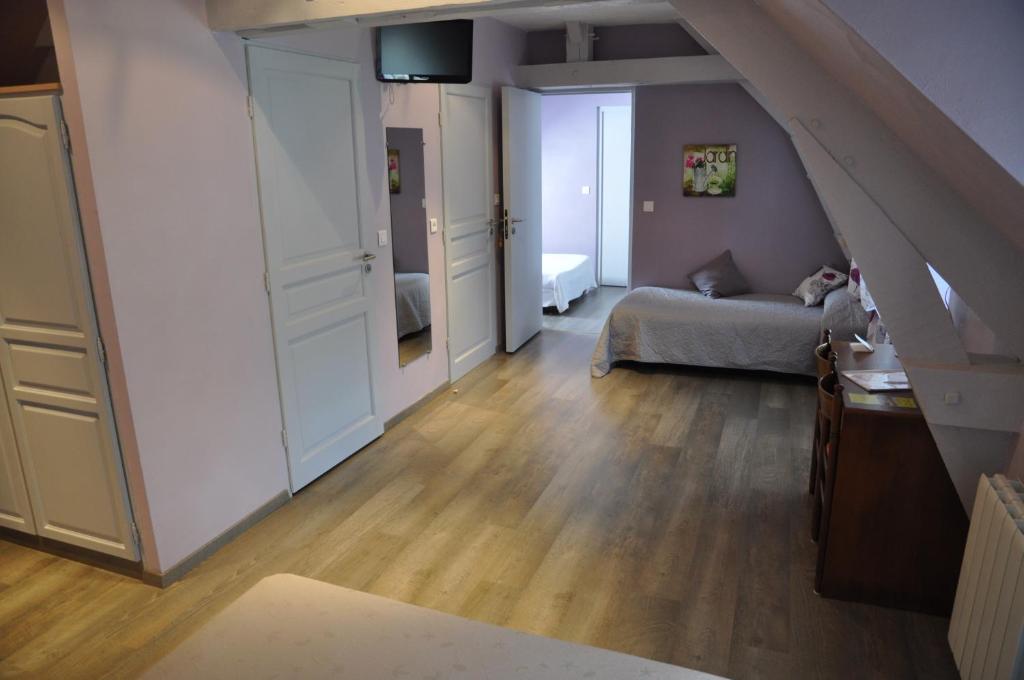 Logis Hotels - Auberge De L'Ile - Hotel 3 Etoiles Et Restaurant Creysse  المظهر الخارجي الصورة