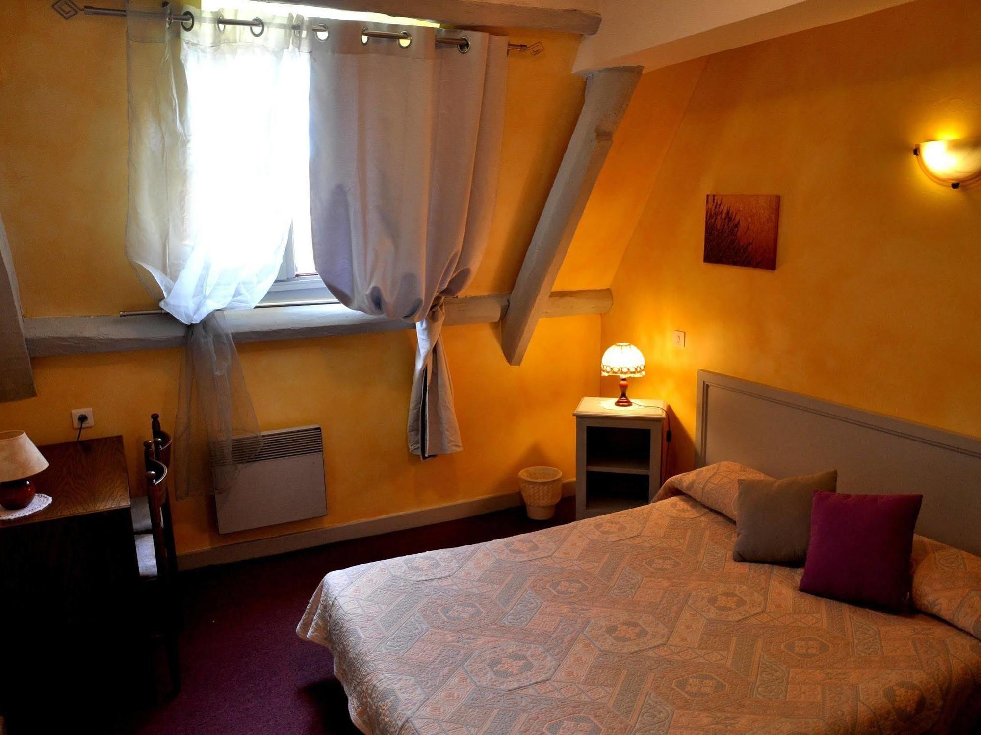 Logis Hotels - Auberge De L'Ile - Hotel 3 Etoiles Et Restaurant Creysse  المظهر الخارجي الصورة